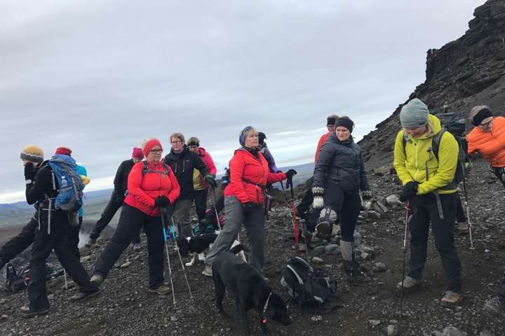 Viltu passa í gömlu fötin þín og fara á fjallatónleika með Helga Björns?