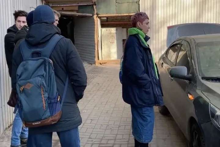 Rússneska leyniþjónustan gerði húsleit hjá fjölda listamanna – Meðlimir Pussy Riot yfirheyrðir