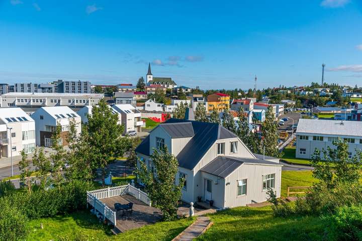 Lögreglubíll grýttur í Borgarnesi: „Opinn bar hefur haft áhrif til stóraukins drykkjuskapar“