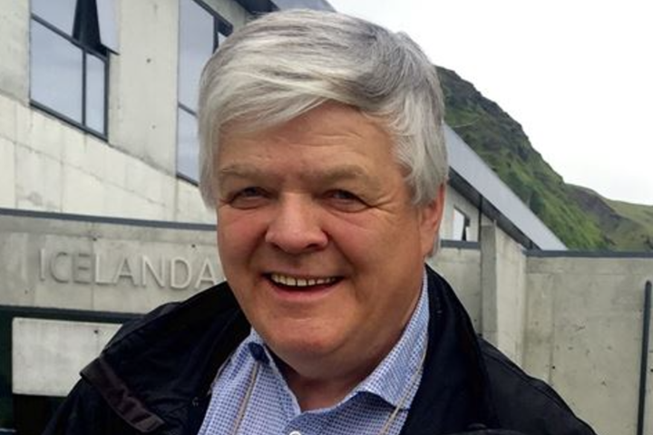 Elías Vilhjálmur er látinn