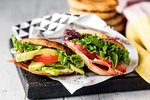 Bakað úr maísmjöli: maísbrauð – arepas