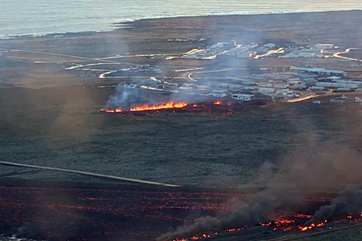 Mögulegt að fleiri sprungur opnist í Grindavík