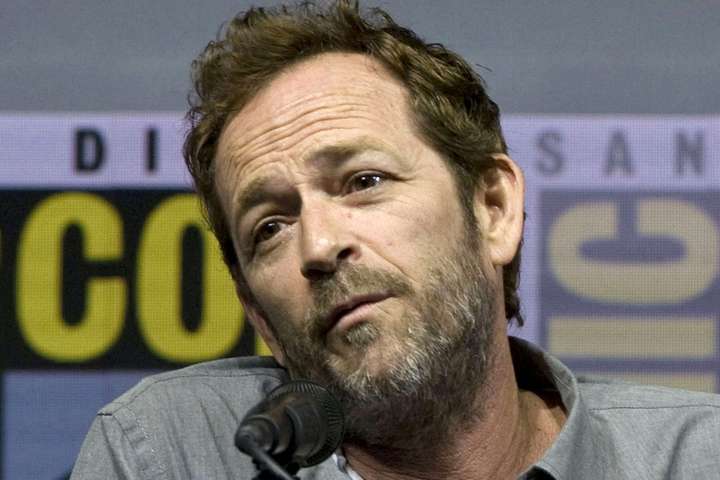 Luke Perry var skilinn útundan í minningarmyndbandi Óskarsins