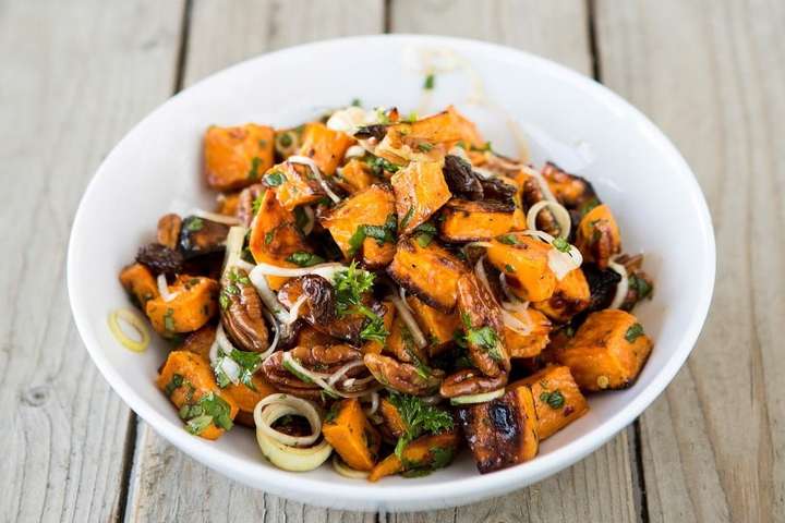 Sætkartöflusalat með rúsínum