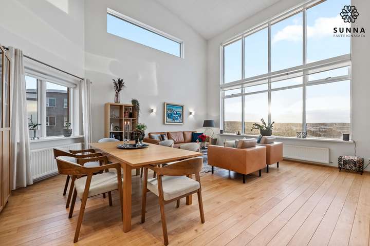Innlit: Stórglæsileg penthouse íbúð í Kópavogi