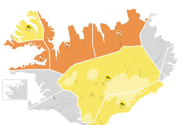 Brennisteinsmengun frá gosinu og vitlaust veður víða um land