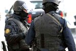 The shooting in Hafnarfjörður: Six-year-old boy and his father were inside one of the cars