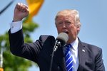 Myndband: Stuðningsmenn Trump taka heilshugar undir rasisma hans