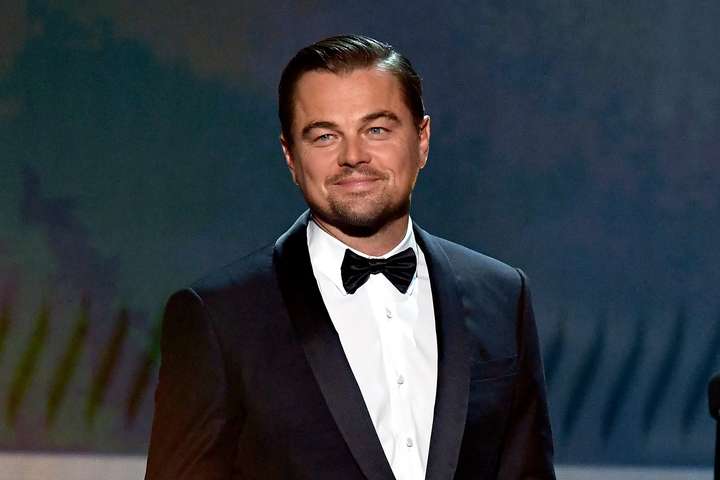 Leonardo DiCaprio stunginn af marglyttu í Miðjarðarhafi – MYNDIR