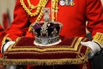 Þetta eru erfingjar bresku krúnunnar – Anna prinsessa er furðu neðarlega í röðinni
