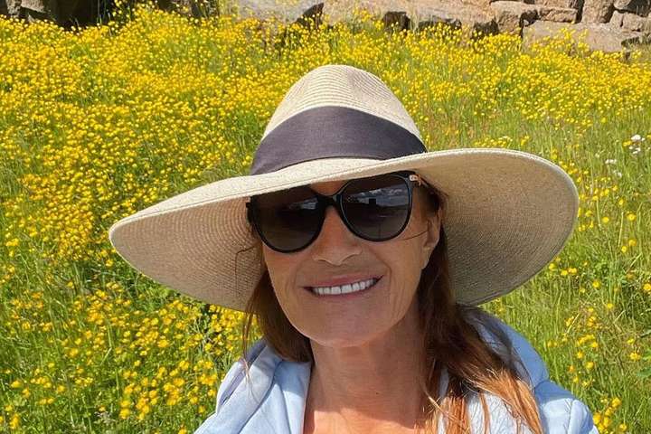 Dr. Quinn spókar sig á Íslandi: Jane Seymour mætti til landsins rétt áður en gosið hófst – MYNDIR