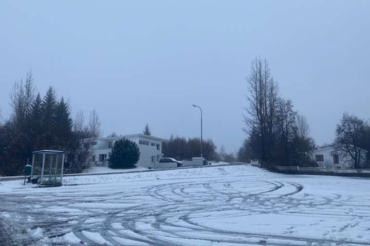 Héraðsbúar vöknuðu við hvíta jörð