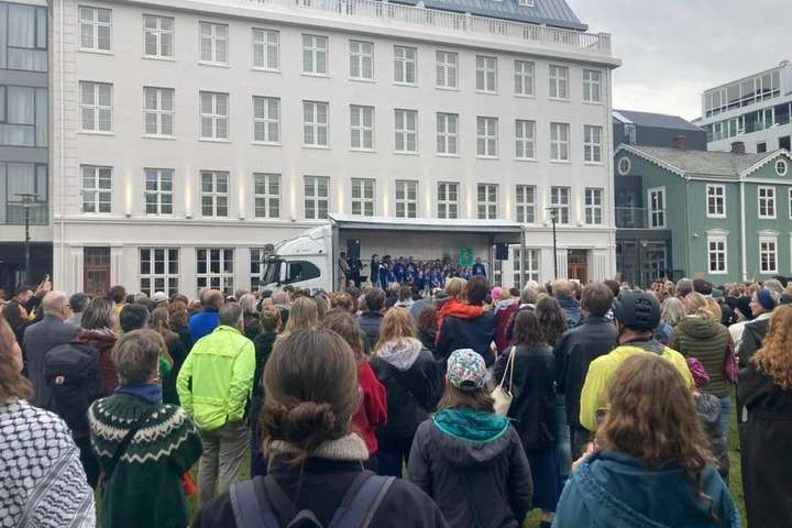 Fjölmennur samstöðufundur með Yazan litla haldinn í gær – Verður vísað úr landi á allra næstu dögum