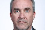 Ofbeldisdómur hefur engin áhrif á stjórnarsetu