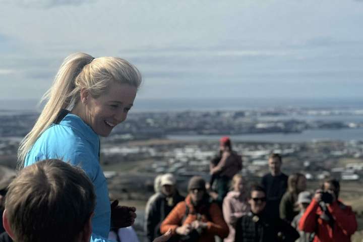 Halla Hrund á Úlfarsfelli: Hátt í 150 manns hlýddu á fjallræðuna – MYNDIR
