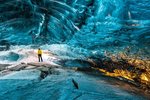 Konan sem slasaðist í íshellinum er ófrísk