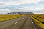 Vörubifreið fauk á hliðina við Ingólfsfjall – Suðurlandsvegur lokaður til austurs