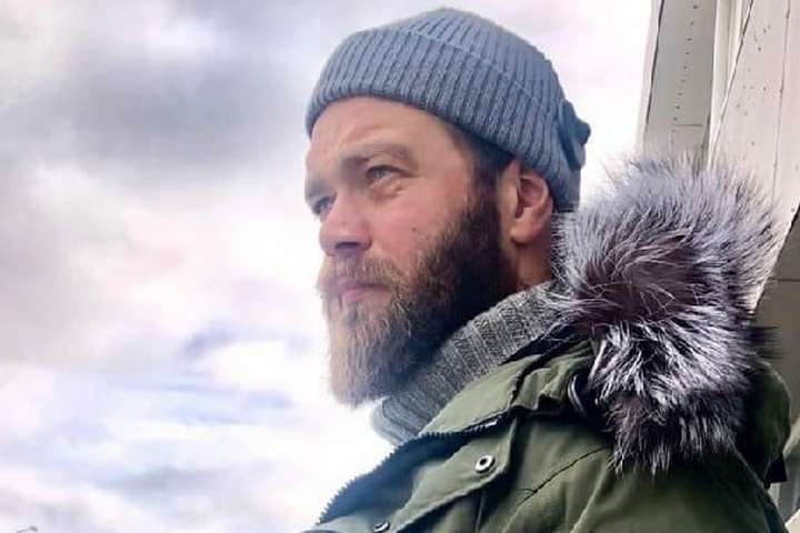 Jóhannes Haukur vill selja tvær fiðlur: „Keypt í fyrra og notað í eitt ár í Suzuki námi“