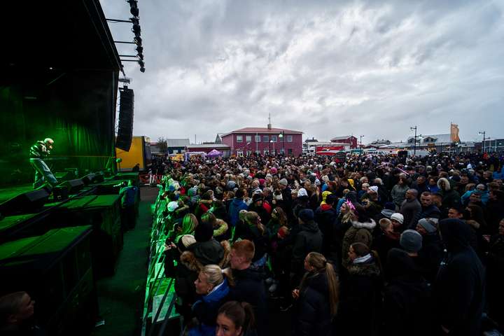 Tveir lögreglumenn kýldir í andlitið á Ljósanótt