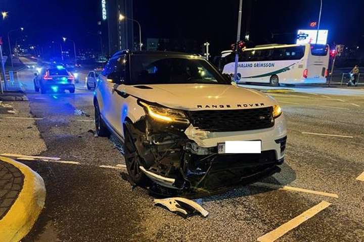 Lögreglan óskar eftir vitnum – Range Rover og Jeep Compass áttu í hlut