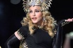 Umdeilt myndband Madonnu á að vekja fólk til umhugsunar um skotárásir