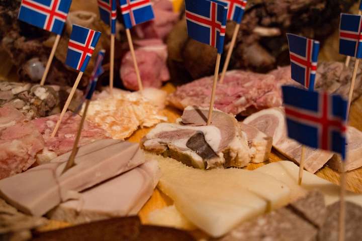 Kynnir þorraíspinna til sögunnar: „Fyrir unga fólkið …“