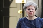 Theresa May gafst upp á Brexit og boðar afsögn sína