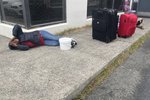 Sjálfboðaliðar leita uppi heimililaust flóttafólk – Dauðaþögn frá yfirvöldum