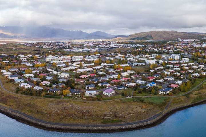 Eldri borgari í fangelsi fyrir að bera sig fyrir framan börn – Hélt sig við sama leiksvæðið