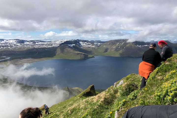 Draugur við Hornbjarg og tannlæknir í fjöru