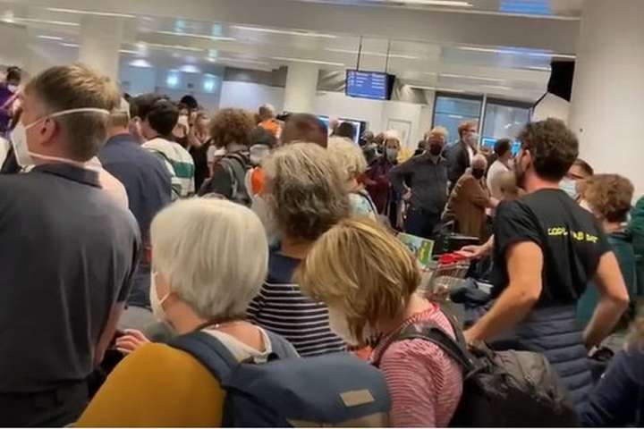 Sigga fékk nóg í Leifstöð: „Er enginn með snefil af viti sem vinnur hérna!?!“
