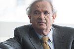 Davíð Oddsson spyr hvort næst verði bólusett við kvefi: „Er ekki allt í lagi?“