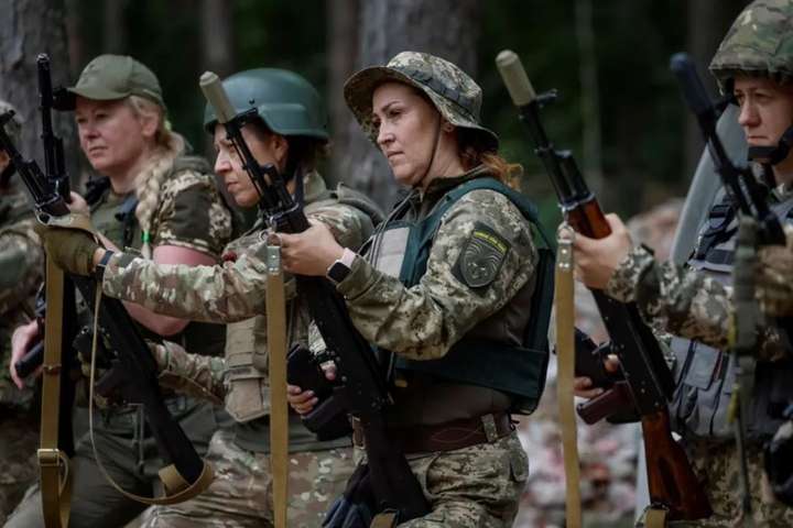 Gallhörð kvennasveit ver Úkraínu fyrir rússneskum drónum: „Guð forði Rússum að koma aftur hingað!“