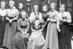 Svona klæddu konur sig 1896 – Sjáðu myndskeiðið!