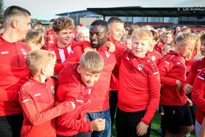 Isaac Kwateng rekinn úr landi: „Takk Katrín og Bjarni, og þú líka Sigurður Ingi“