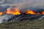 Harðlokað að gossvæðinu vegna veðurs og vinda: Slökkvilið Grindavíkur að starfi fram á nótt
