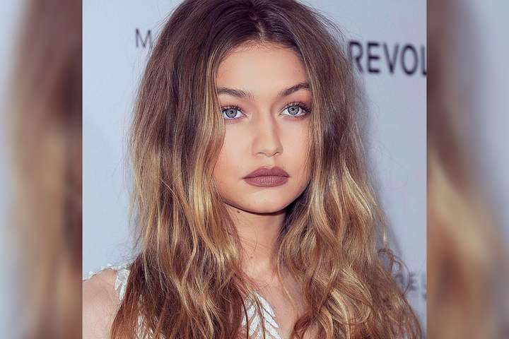 Gigi Hadid tekin með kannabis