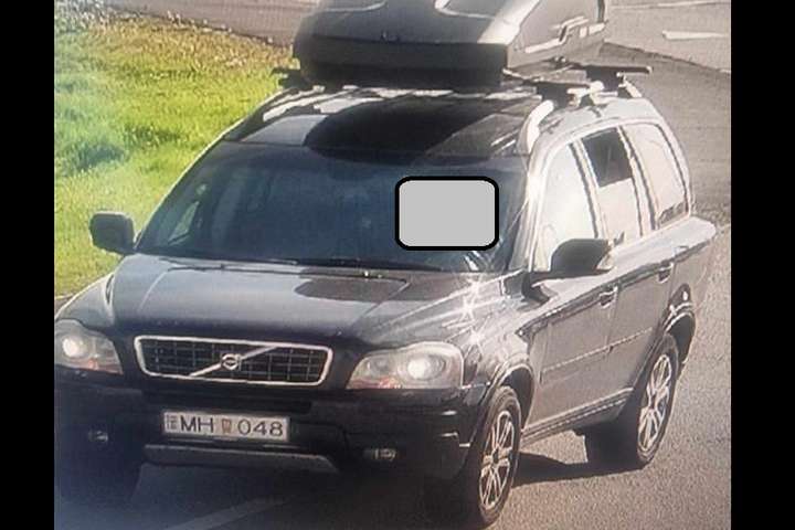 Stolinn Volvo eftirlýstur af lögreglunni – Fólk beðið um að hringja í 112