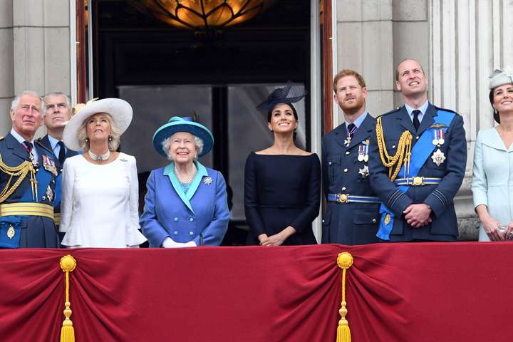 Fundað vegna Harry og Meghan í Sandringhamhöll í dag – Elísabet vill finna lausn sem fyrst