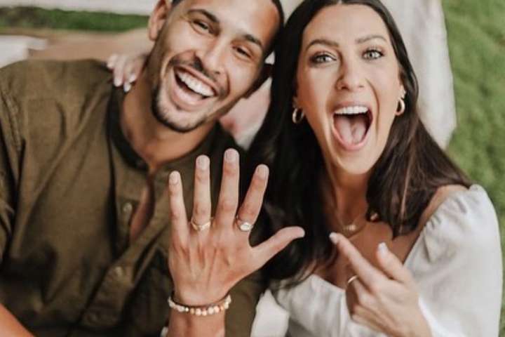 Becca Kufrin fór á skeljarnar