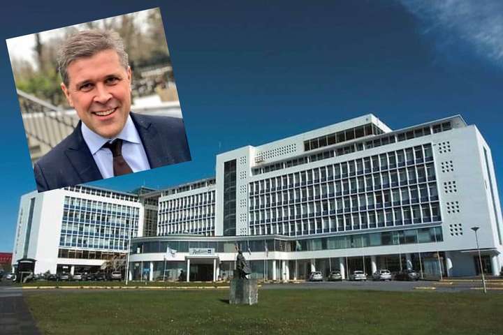 Bjarni Ben vill kaupa Hótel Sögu