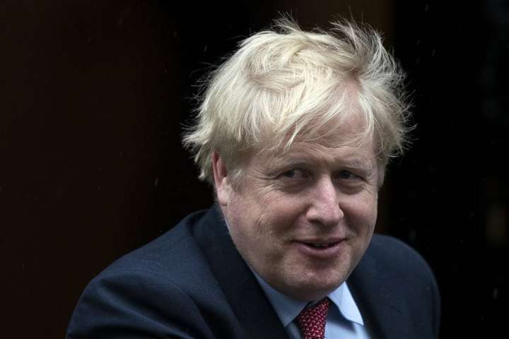 Boris Johnson snúinn aftur í vinnuna eftir veikindin