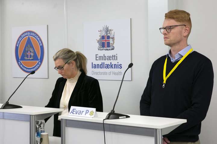 Til greina kemur að herða sóttvarnareglur