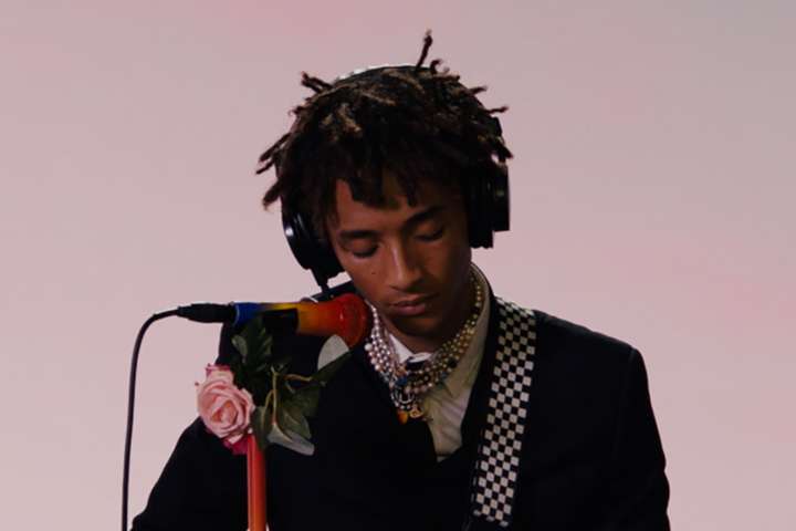 Jaden Smith segir að mamma hans, Jada Pinkett Smith, hafi kynnt sig fyrir ofskynjunarlyfjum