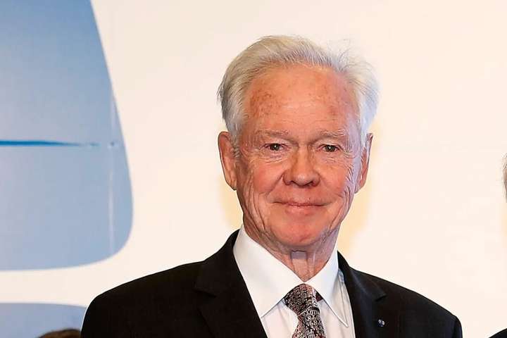 Ellert B. Schram er látinn