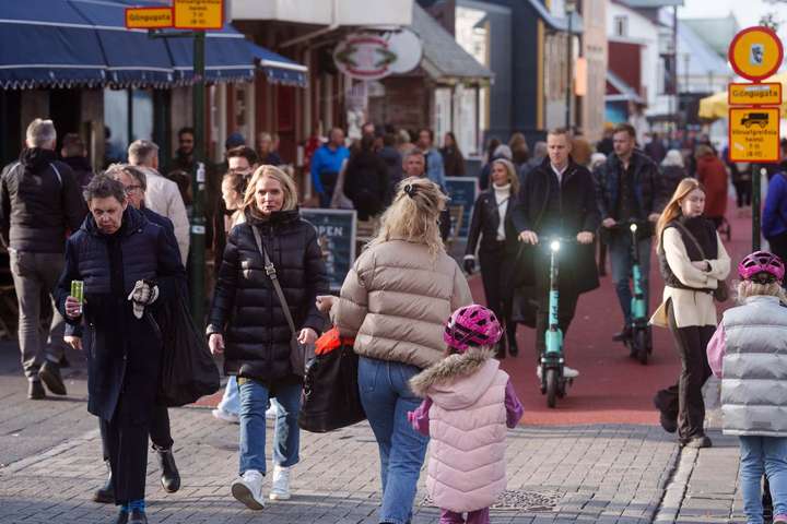 Neytendastofa sparkar í rass tugi veitingastaða vegna skorts á íslensku