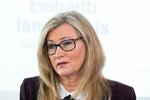 Alma setur takmarkanir á fylliefnameðferðir