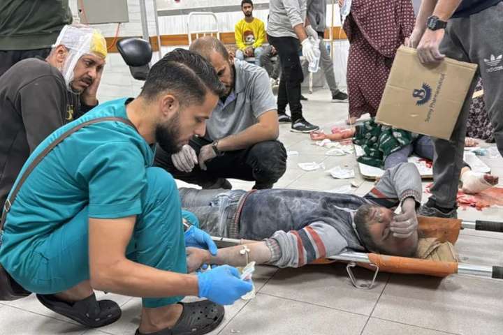Stórskotahríð dynur á Kamal Adwan-sjúkrahúsinu á Gaza – Spítalinn hefur breyst í grafreit