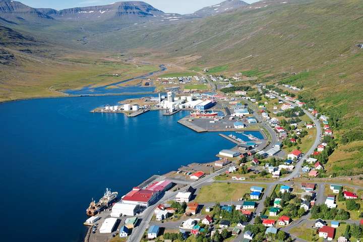 Tvö vinnuslys og harður árekstur á Austurlandi