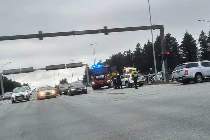 Lygaútkall olli slysinu á Miklubraut – Lögreglumaður beinbrotinn